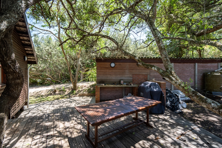 5 Bedroom Property for Sale in Seafield Eastern Cape